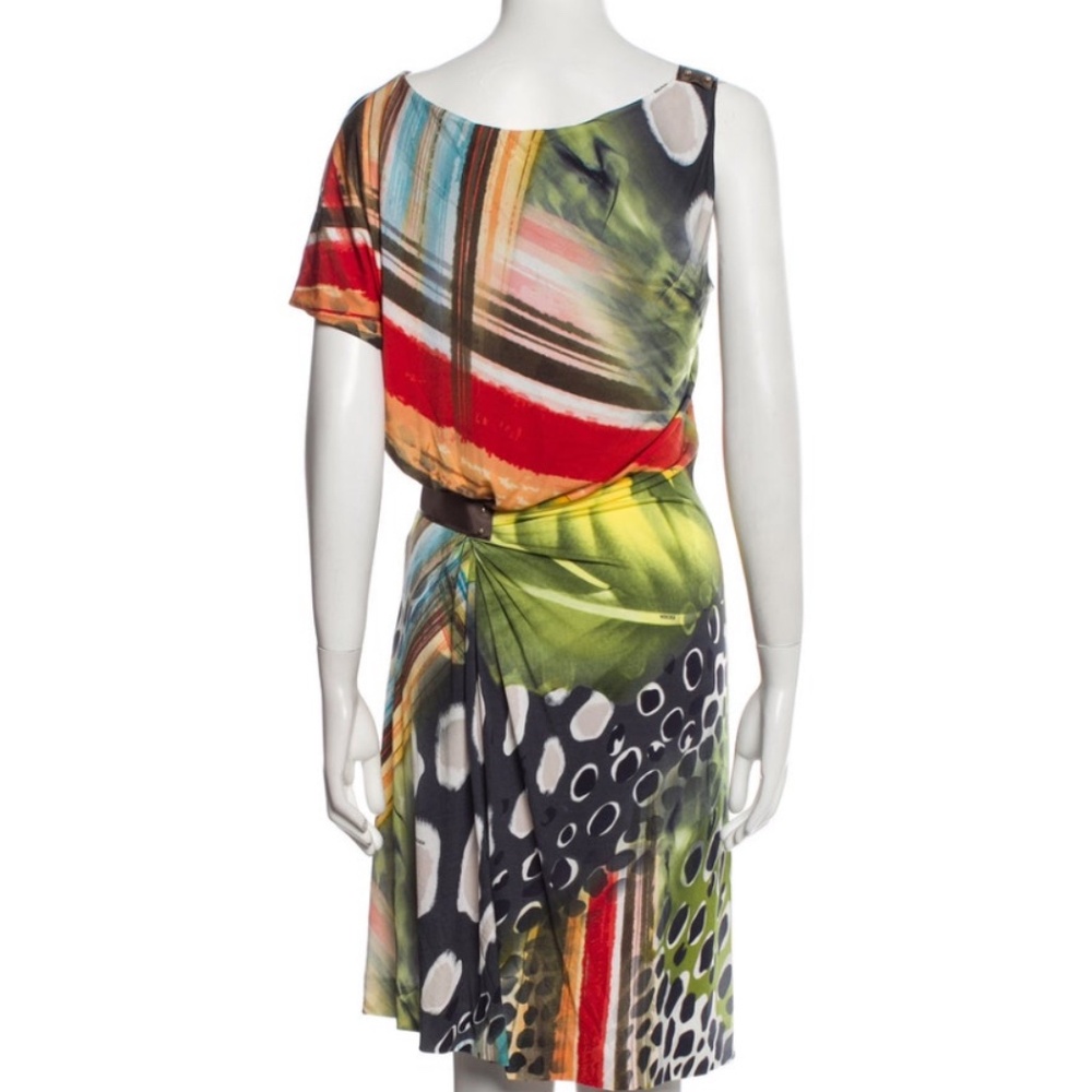 Escada - Picture 3 of 3